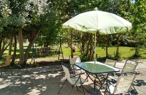 Najera Apartment | Ideal pets: apartment in house with garden - first floor.