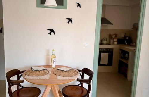Capmany Apartment | Idyllic apartment surrounded by vineyards with private terrace