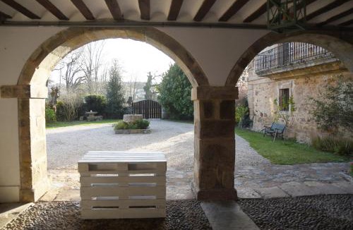 Entrambasaguas Villa | Impresionante Caserío Montañes del Siglo XVII