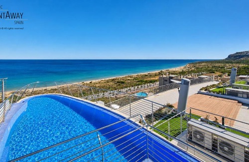 Els Arenals del Sol Apartment | Infinity View Penthouses by NRAS