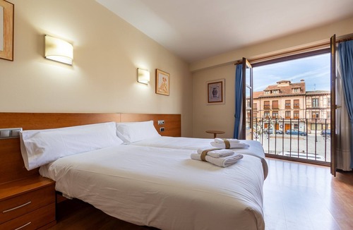 Toro Hostel | InsideHome Zaravencia Plaza Mayor