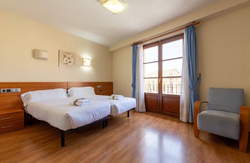 Toro Hostel | InsideHome Zaravencia Plaza Mayor