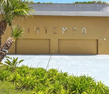 Cala Apartment | IntempoCarrera - Apartment at Intempo Building
