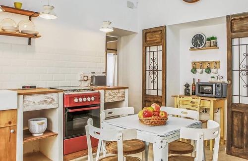 Valladolises y Lo Jurado House | Inviting cottage in rustic style with private outdoor pool.