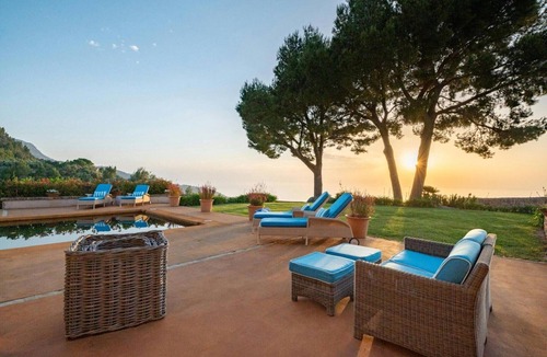 San Jose House | Inviting villa with private pool