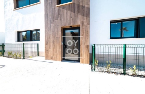 Alhama de Murcia Apartment | Isla de la Luz: Resort apt, pool, private garden, mountain views - by OYOOSTAYS