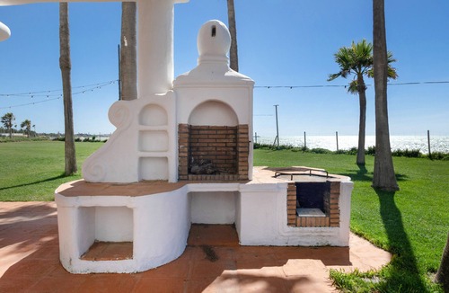 Chipiona Apartment | Isla Verde 1: Cozy Nature Room Near Chipiona Coast