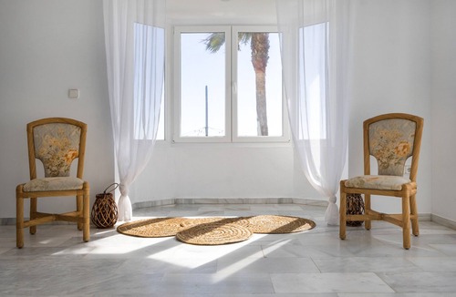 Chipiona Apartment | Isla Verde Suite: Premium Retreat Near Chipiona
