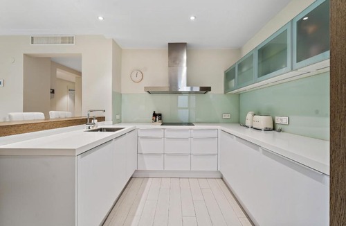 Golden Mile Apartment | Jardín Del Mediterráneo by Finest Rentals