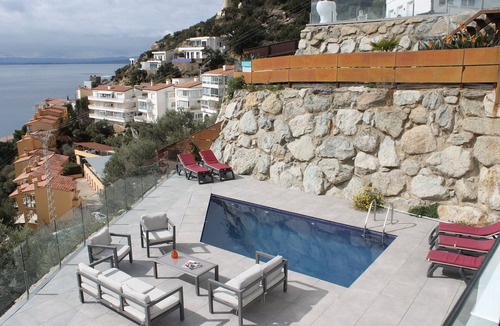Almadraba-Canyelles Villa | Joan Margarit 84 B - Four Bedroom Villa, Sleeps 8