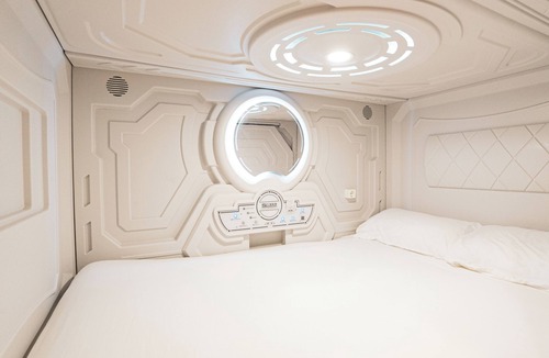 Benalua Hotel | Just Hostel Capsules