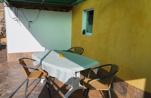 Granadilla de Abona House | Kleines Ruhiges Duplex Ferienhaus mit Sonnenterasse , Garten und Liegeflaeche