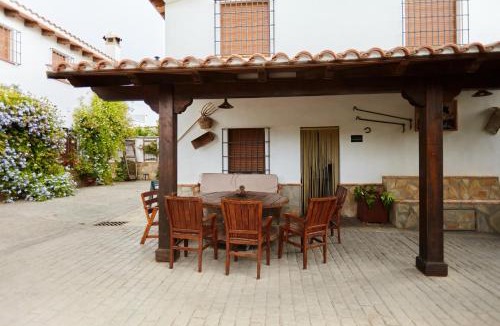 Martos House | La Acacia