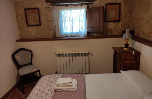 Roda de Eresma House | La Antigua casa del cartero
