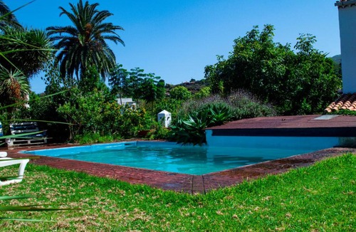 Brena Baja House | La Bodega casa rural con piscina y jardines