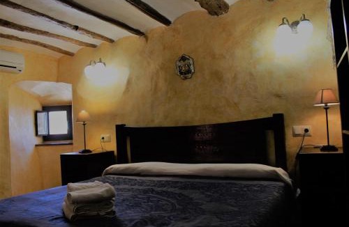Valle de Yerri Hostel | La Bodega Del Camino aka Albergue On TheLe