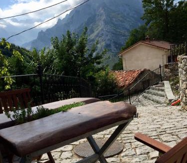 Sotres Ski Chalet | La Cabaña de Catalina