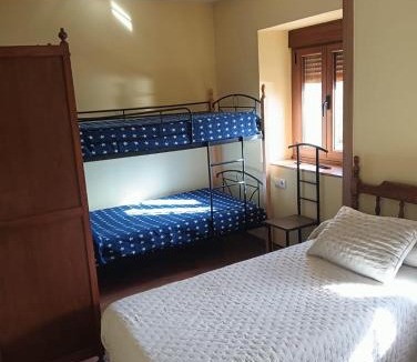 Berlanga del Bierzo House | La casa de la valla azul (San Miguel de Langre)