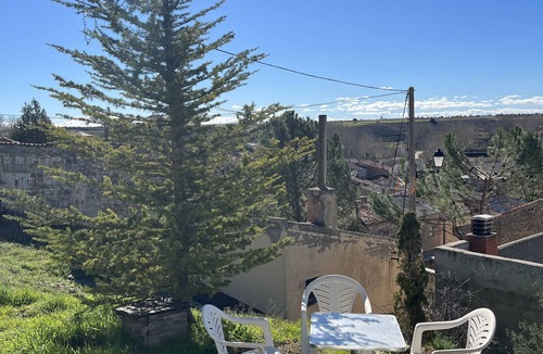 Tubilla del Lago House | La Casa de la Colina