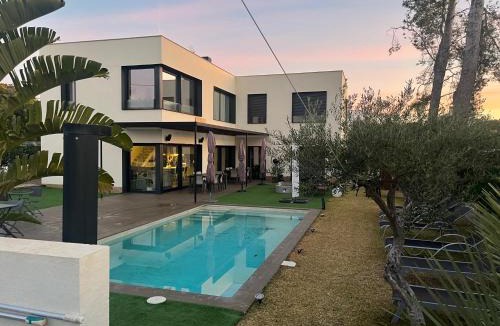 Les Tres Cales Villa | LA CASA DE LA OLIVERA Luxurious house