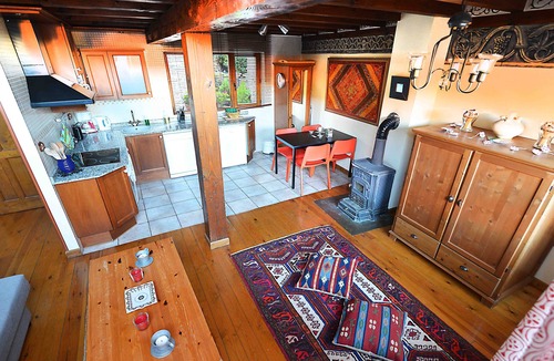 Tudes House | LA Casa DE LAS Chimeneas "espejos"