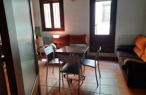 Aldeanueva del Camino Hostel | La Casa de Mi Abuela