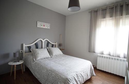 Granja Llumes House | La Casa Del Rio