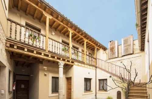 Jewish Quarter Apartment | La Casa del Tránsito - Living Toledo