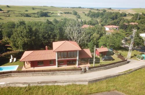 Llamigo House | La Casa Roja Asturias