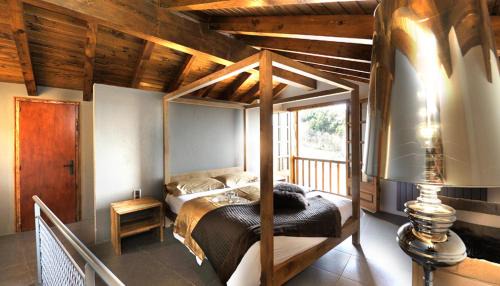 Vilallobent House | La Caseta de Queixans con chimenea