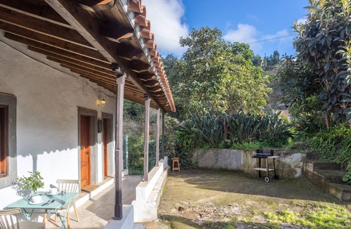 Moya Cottage | La Casita del Laurel - 2BR - Nature Views - BBQ