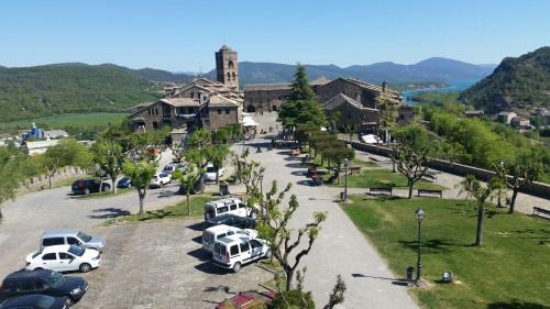 Ainsa-Sobrarbe Apartment | La Cicuarala