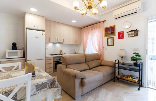 Santa Pola House | La Clau del Mar – Charming Bungalow in the Heart of Town