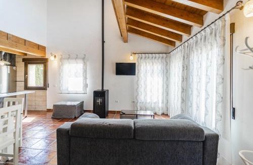 Espeja de San Marcelino House | La Dehesa de Santa Ursula 3