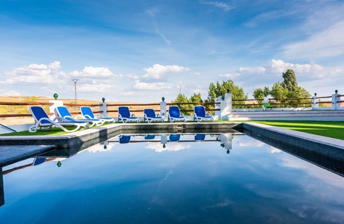 Palomeque House | La Espada Rural Villa: Country House for Groups in Castilla