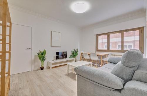 Logrono City Centre Apartment | La estación by Clabao