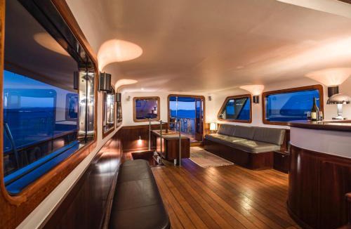 Sant Carles de la Rapita Boat Rental | La Fenice Yacht