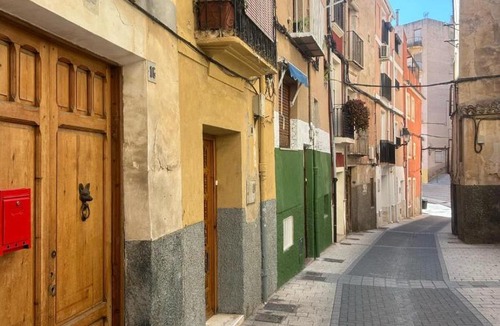 Jijona House | La guarida rústica del zorro
