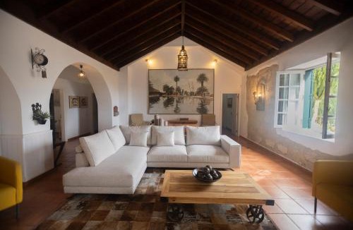 Arico Viejo House | La Malvasía