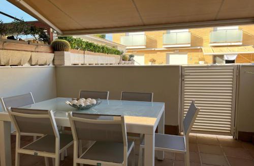 Cubelles House | La Mota Beach House with Pool & BBQ