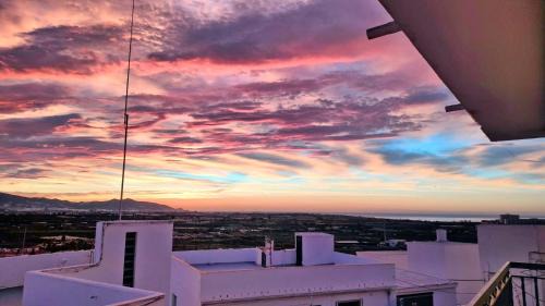 Salobrena Apartment | La Perla del Castillo, Camas King, Terraza, Vistas al Mar