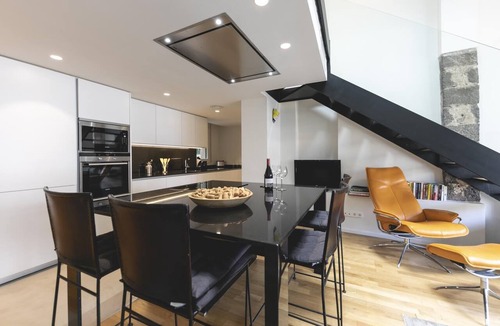 Old Town Apartment | La Rambla Penthouse - Holiday Apartment in Girona | Bravissimo