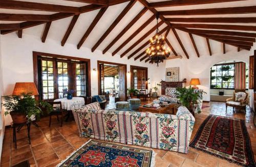 Frontera Bed & Breakfast | La Rayuela Suites Boutique