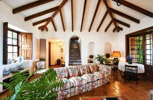 Frontera Bed & Breakfast | La Rayuela Suites Boutique