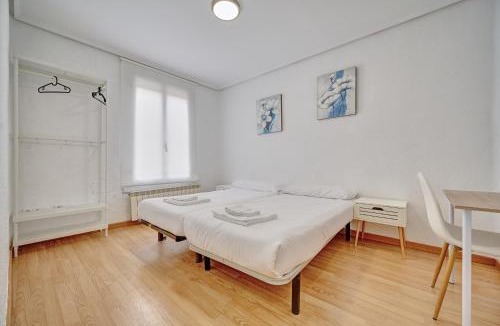 Logrono Apartment | La Ribera by Clabao