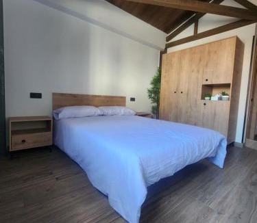 Villadangos del Paramo Hostel | La Santa Siesta