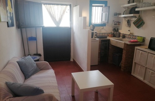 El Pozo de los Frailes House | La Tochica - detached small vacation home with fast internet