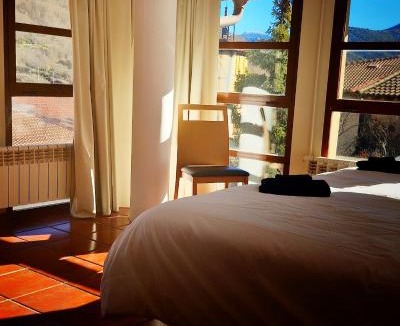 Canales de la Sierra Hostel | La Villa