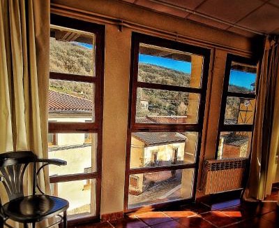 Canales de la Sierra Hostel | La Villa