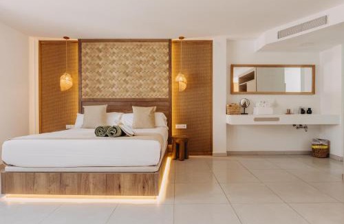 Cala'n Bosch Hotel | Lago Resort Menorca - Casas del Lago Adults Only